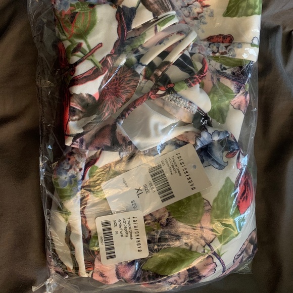 Fashion nova tropical dress - Picture 3 of 4